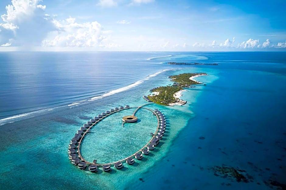 Kanifinolhu Island Hotel | 5-Star Hotel ∙ The Ritz-Carlton Maldives, Fari Islands
