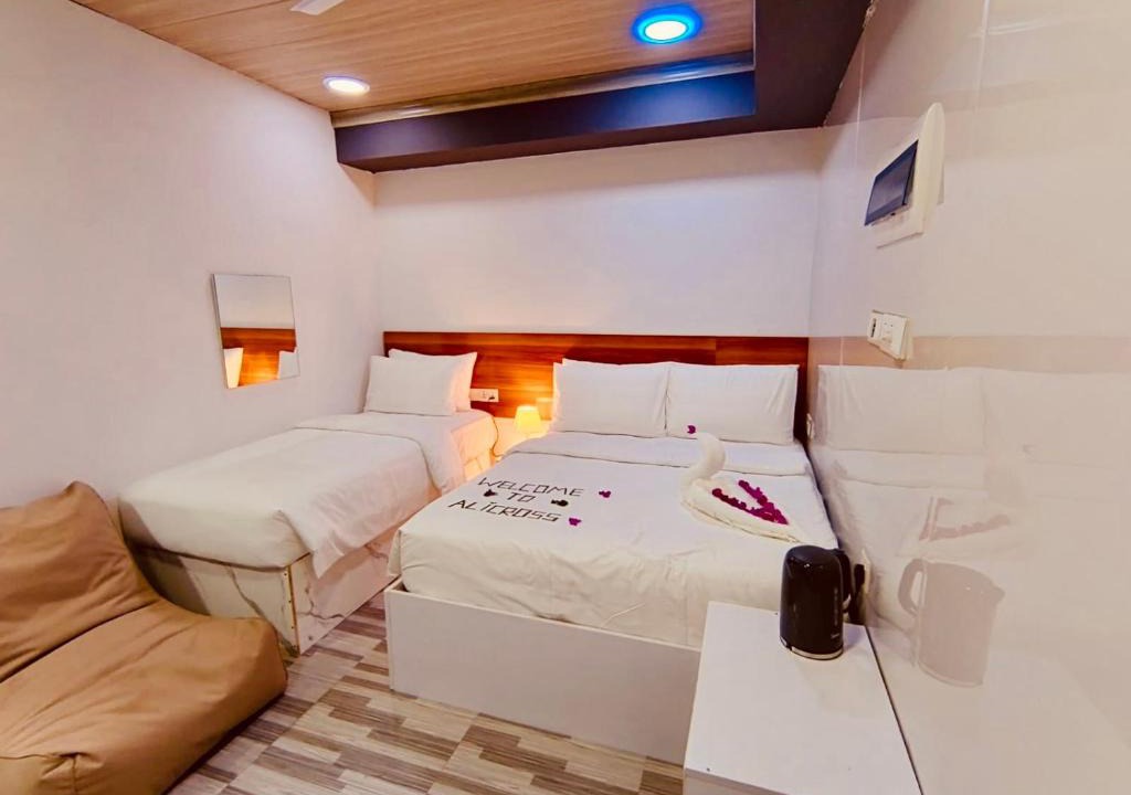 Omadhoo House | ALICROSS Maldives omadhoo