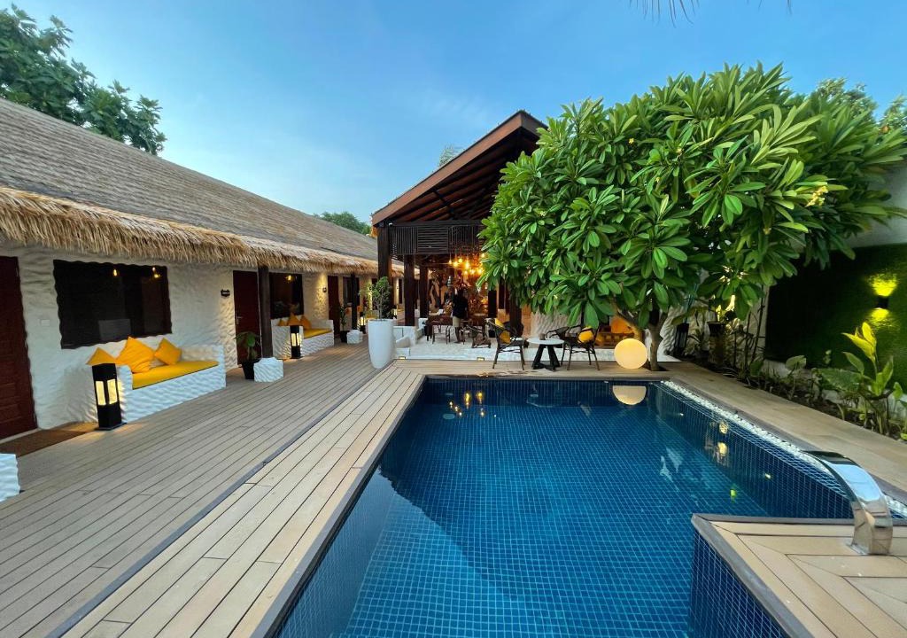 Fehendhoo Hotel | Atholhu Residence