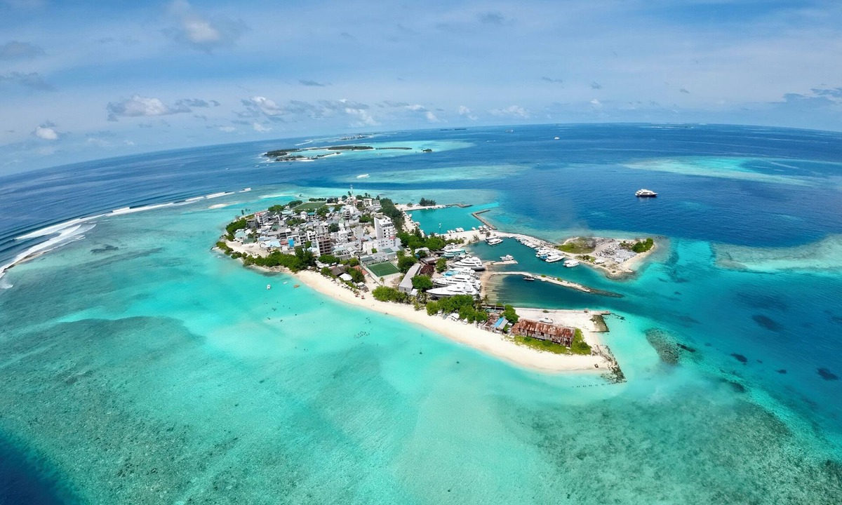 Gulhi Hotel | Avyanna Gulhi Beach