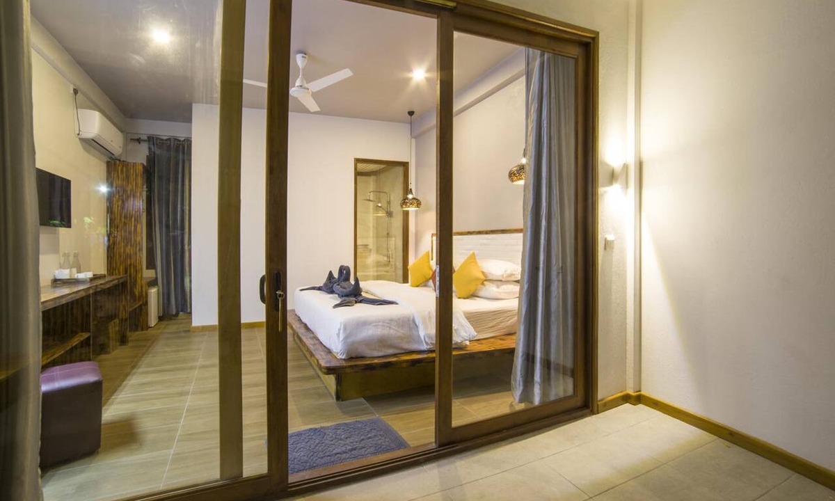 Hangnaameedhoo Hotel | By The Shade