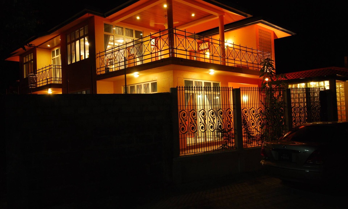 Hithadhoo Hotel | Crystal Retreat