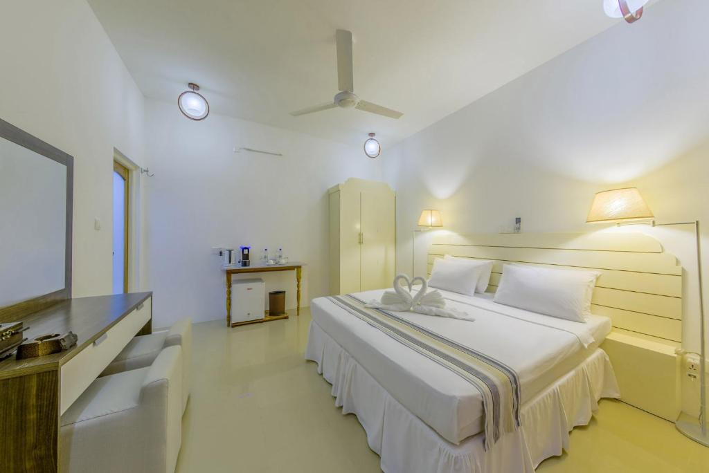 Dhigurah Retreat Beach | Dhigurah