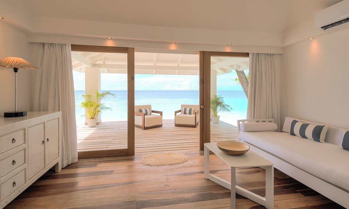 Athuruga Island Resort | Diamonds Athuruga Maldives Resort & Spa