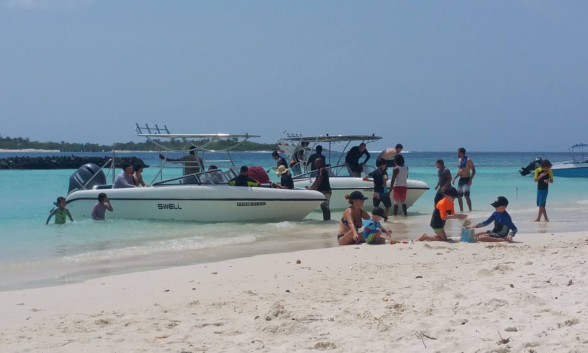 Thulusdhoo Island House | Dream Inn Sun Beach Hotel