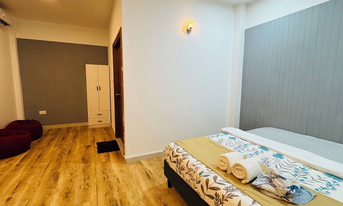 Thulusdhoo Island Bed & Breakfast | Enchanting bed & breakfast with WiFi & AC in vibrant Thulusdhoo Coke Surf break