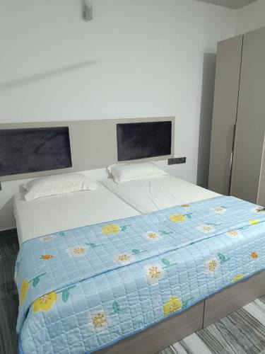 Dhidhoofinolhu Island House | Feeali Buddies Inn