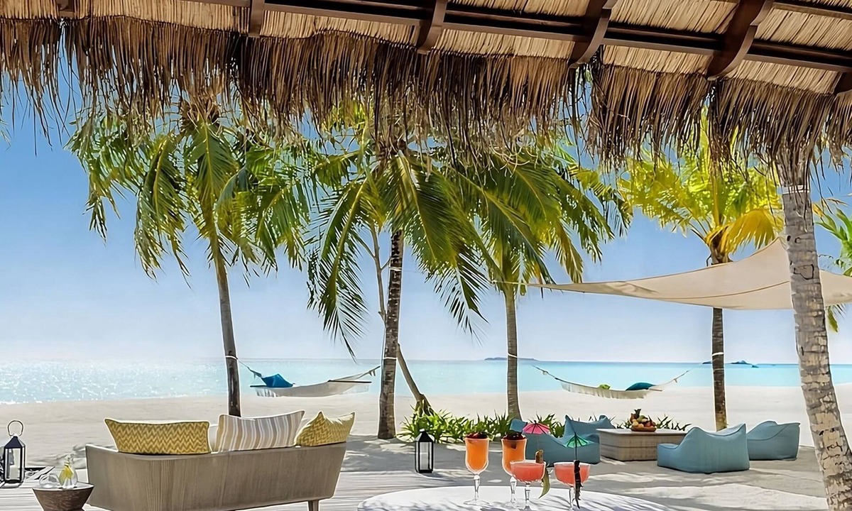 Reethi Rah Hotel | Great Relaxing Overnight Stay! Beach View w/Private Pool and Indoor Spa Tub!