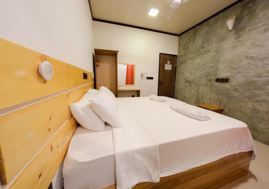Fulidhoo Hotel | Huvan Inn
