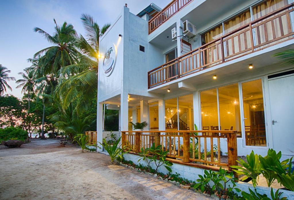 Fulidhoo House | Island Break