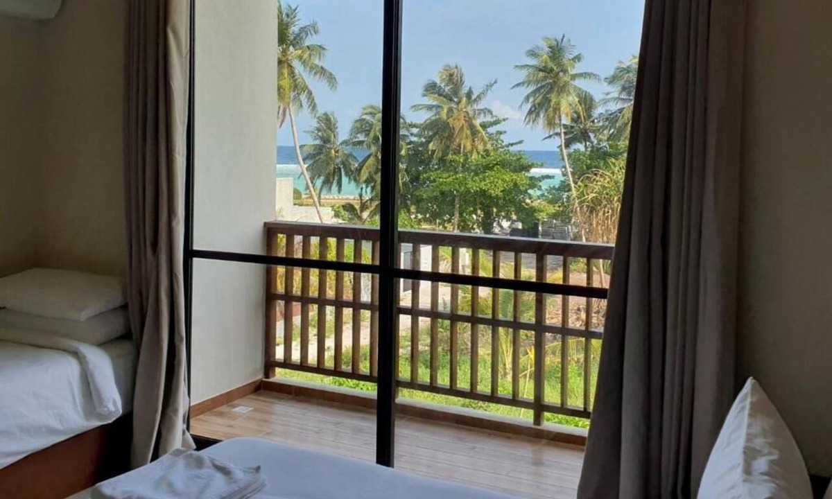 Thulusdhoo Island House | Kuredhi View