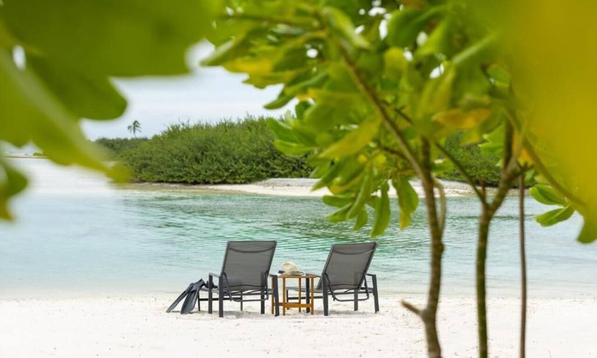 Hulhudhoo Hotel | Manta Beach Retreat