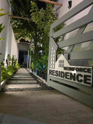 Thulusdhoo Island Bed & Breakfast | Reinforce Residence