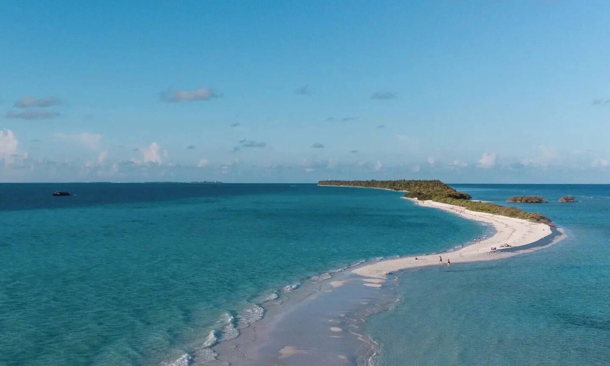 Dhigurah Hotel | Sands Grand Hotel