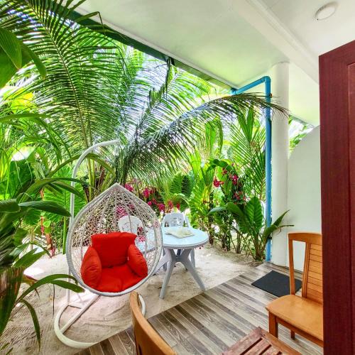 Thoddoo House | Sunrise Inn