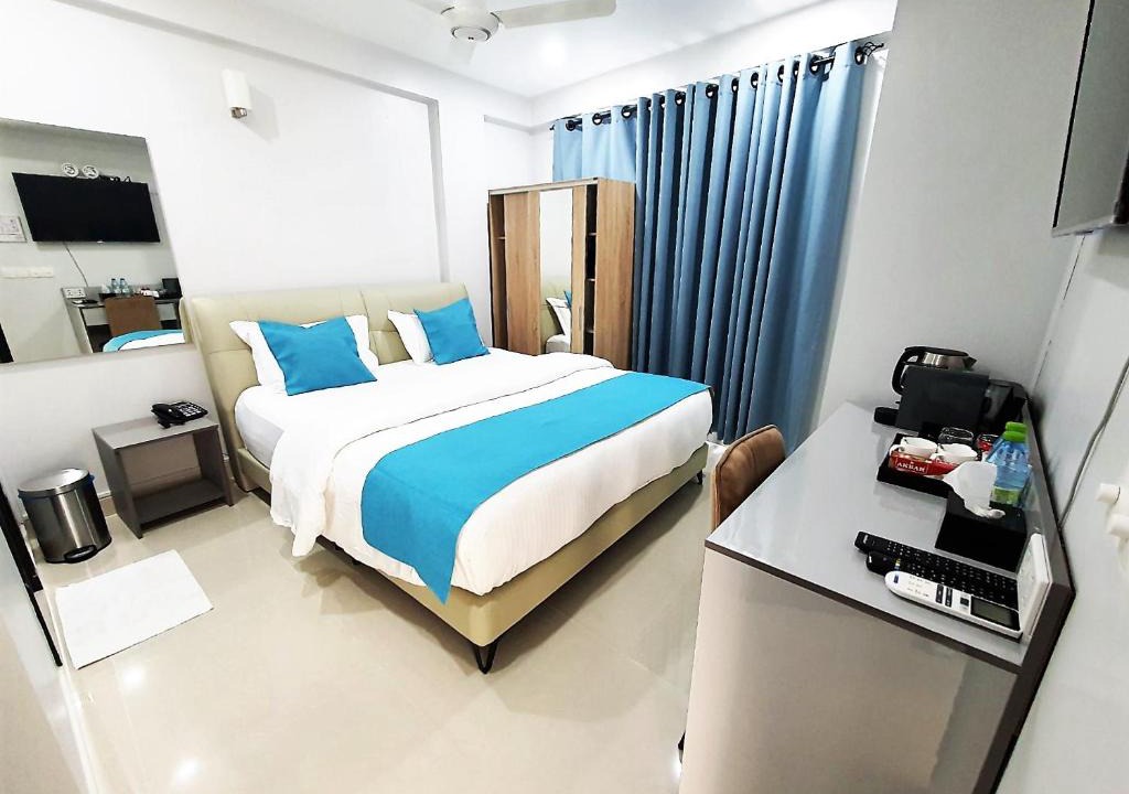 Male House | Tour Inn