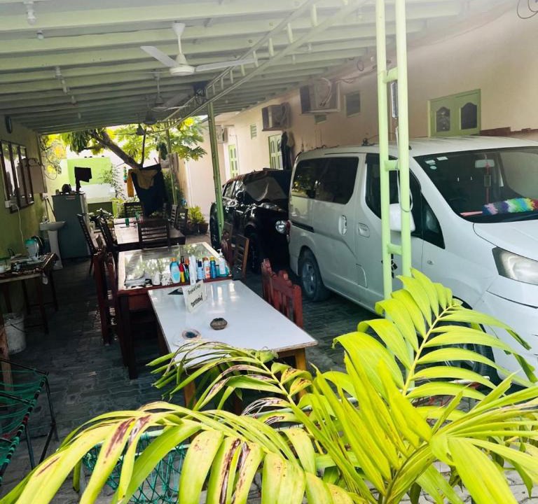 Hanimaadhoo House | Tropical Lodge