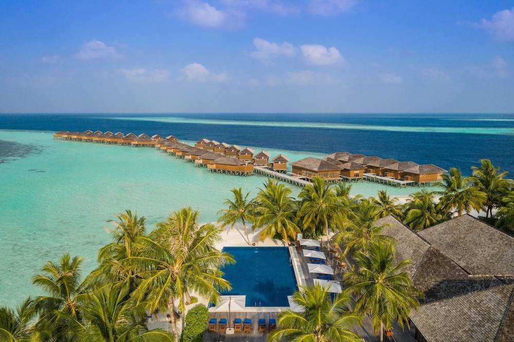 Vilamendhoo Island Hotel | Vilamendhoo Island Resort & Spa