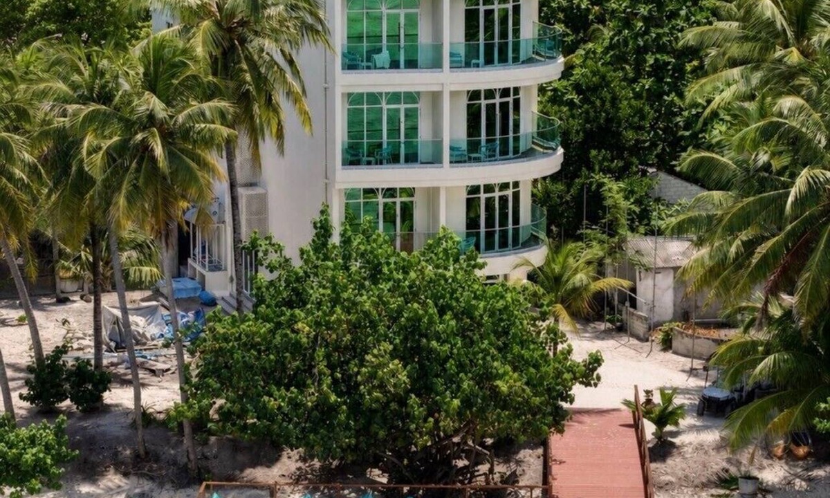 Dhidhdhoo House | Waterside Maldives