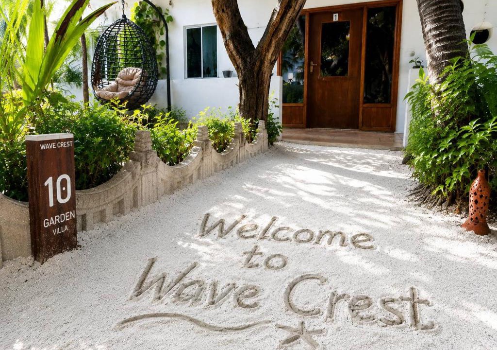 Thulusdhoo Island Hotel | Wave Crest Retreat