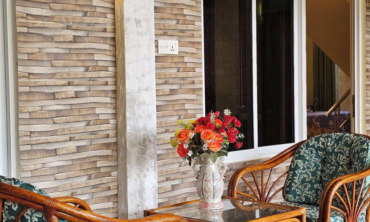 Maamigili House | White Sand Inn