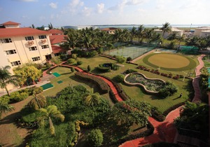 Hulhule Island Hotel