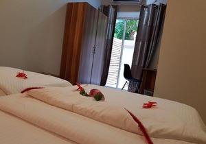 Omadhoo Inn