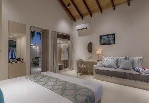 Malahini Kuda Bandos Resort | Kuda Bandos