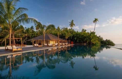 Dhigurah Resort | 336 m² Resort ∙ 2 bedrooms ∙ 127 guests