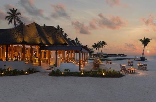 Baa Atoll Resort | 368 m² Resort ∙ 4 bedrooms ∙ 127 guests