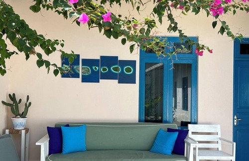 Kendhoo House | 5 bedroom hotel on Kendhoo Island, with AC, Wi-Fi, and peaceful surroundings.