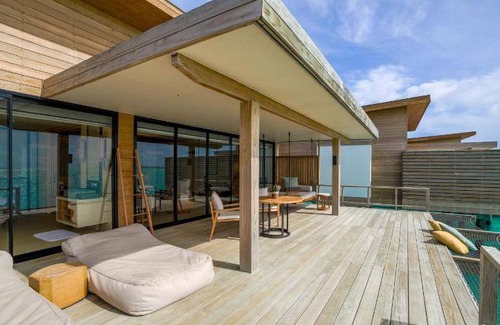 Kanifinolhu Island Resort | 664 m² Resort ∙ 4 bedrooms ∙ 127 guests