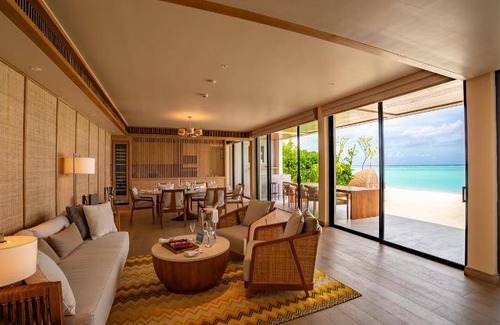 Kanifinolhu Island Resort | 664 m² Resort ∙ 4 bedrooms ∙ 127 guests