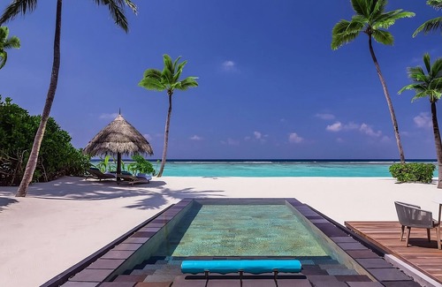Reethi Rah House | Best Place to Unwind! On Private Beach w/Beach View, Private Pool and Spa Tub