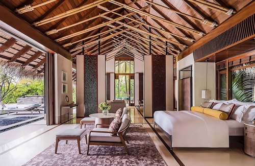 Reethi Rah Hotel | Grand Beach Villa at One&Only Reethi Rah , Private Beach!