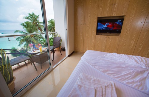 Hulhumale House | Hathaa Beach Maldives