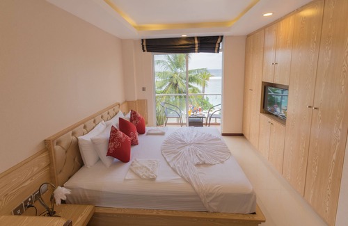 Hulhumale House | Hathaa Beach Maldives