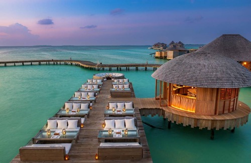 Medhufaru Resort | 1796 m² Resort ∙ 4 bedrooms ∙ 127 guests