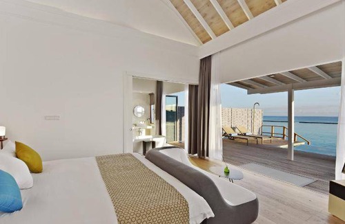 Kuramathi Island Resort | 310 m² Resort ∙ 127 guests