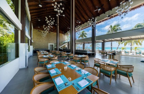 Mahaanaelhihuraa Island Resort | 370 m² Resort ∙ 2 bedrooms ∙ 20 guests