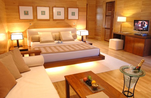 Meedhupparu Resort | Adaaran Prestige Water Villas - with Dine around Premium All inclusive - 24 hours – 45 Minutes from Male by Seaplane