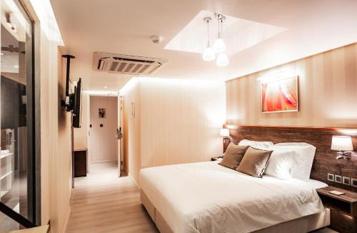 Male House | Amina Residency