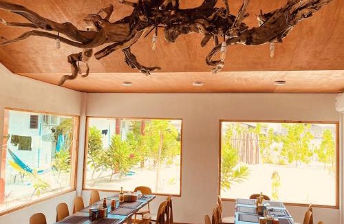 Hanimaadhoo Hotel | Arutha Resorts Ocho Lux by Eight Continents