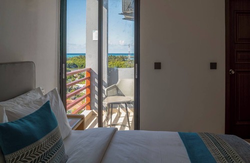 Huraa Hotel | Atollios Skyview Hotel