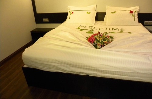 Thulusdhoo Island House | BATUTA MALDIVES SURF VIEW - BEACH FRONT HOLIDAY HOUSE