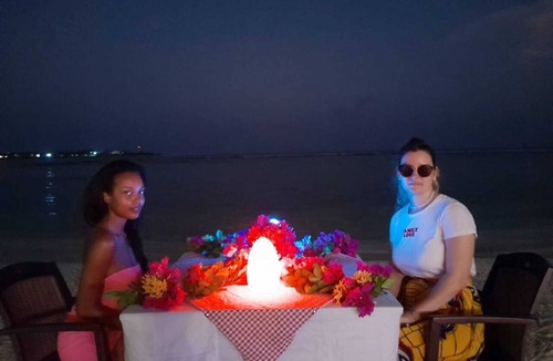 Thulusdhoo Island House | BATUTA MALDIVES SURF VIEW - BEACH FRONT HOLIDAY HOUSE
