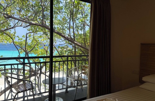 Bodufolhudhoo Hotel | Belmar Beach