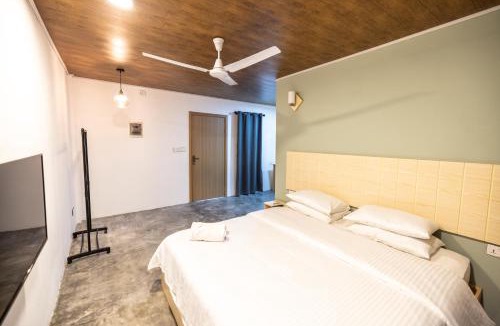 Thulusdhoo Island House | Bibee Surf