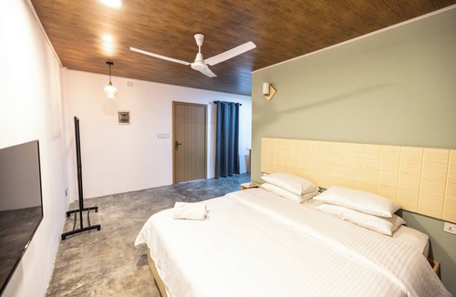 Thulusdhoo Island House | Bibee Surf