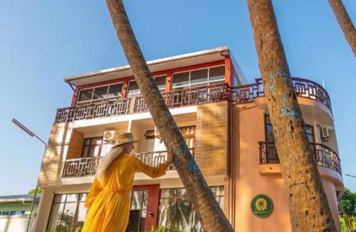 Kuda Huraa House | Charming Double room in Huraa Guesthouse with AC and wifi